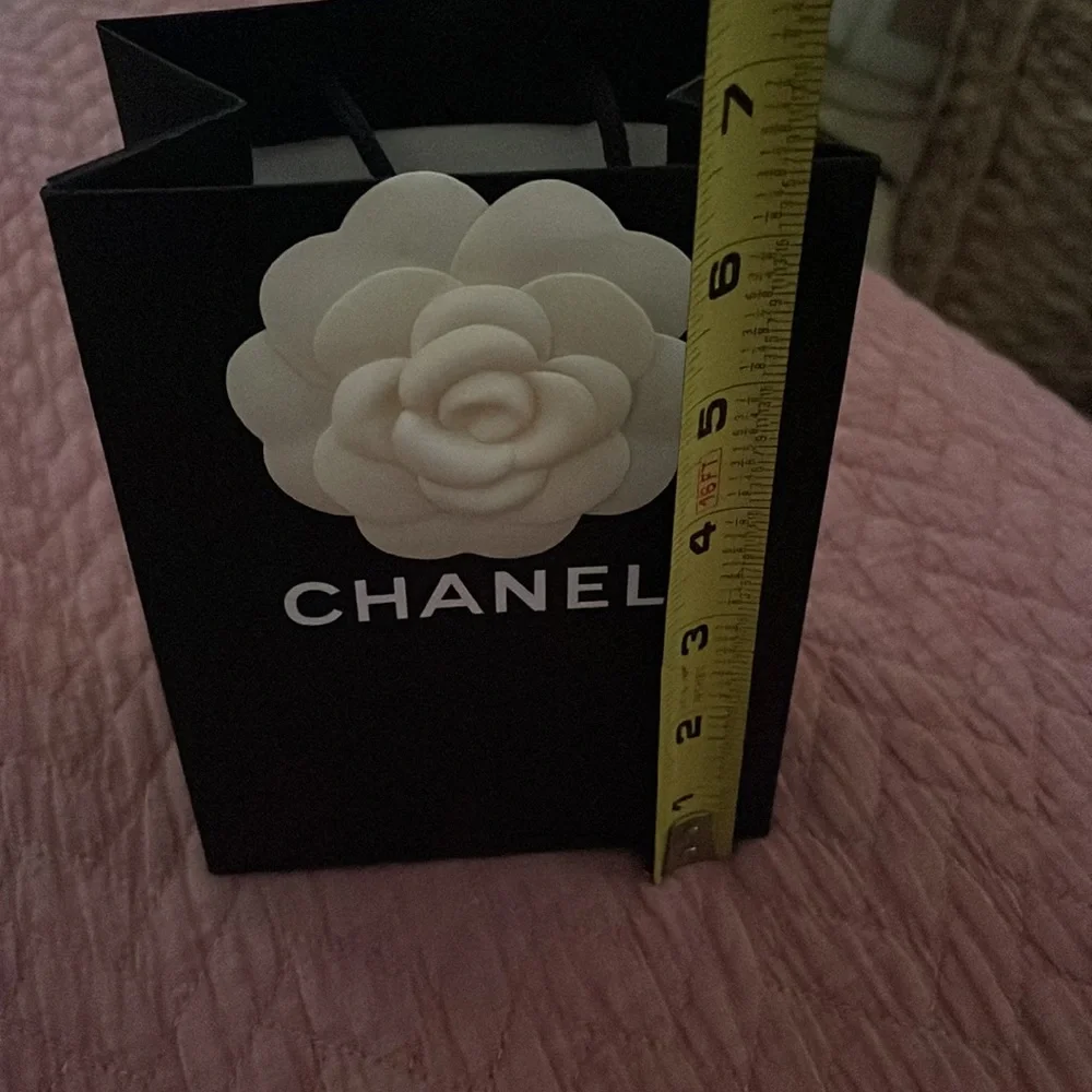 New Chanel - Picture 8 of 9